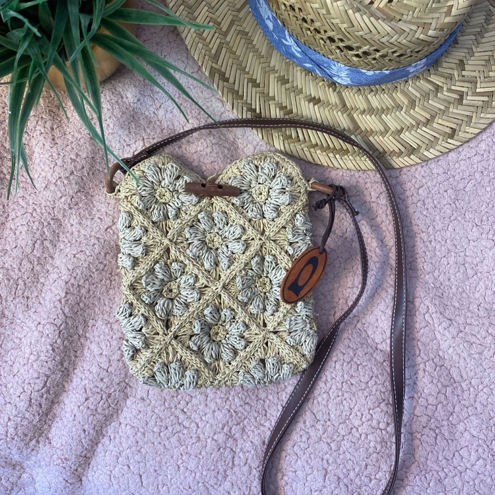 Flower crochet purse